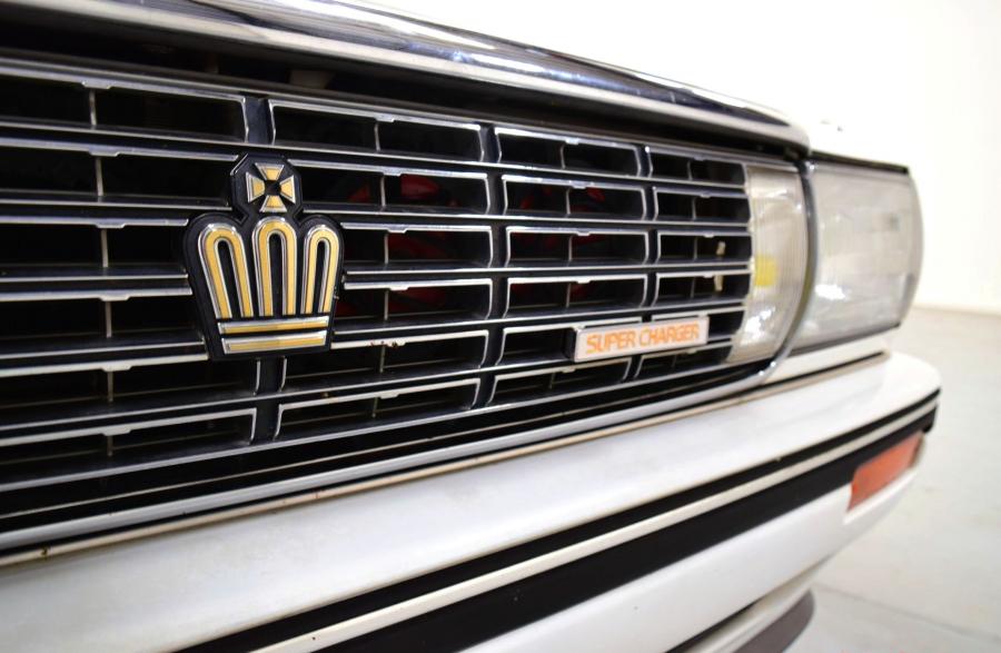 Детали экстерьера Toyota Crown Royal Saloon Super Charger Hardtop (MS137) 1991 года  (фото 30 из 98)